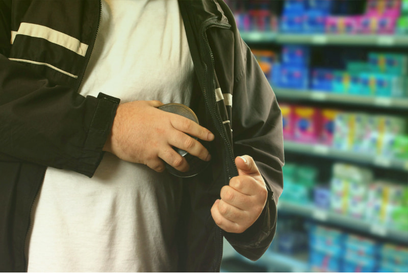 Мужчина в магазине